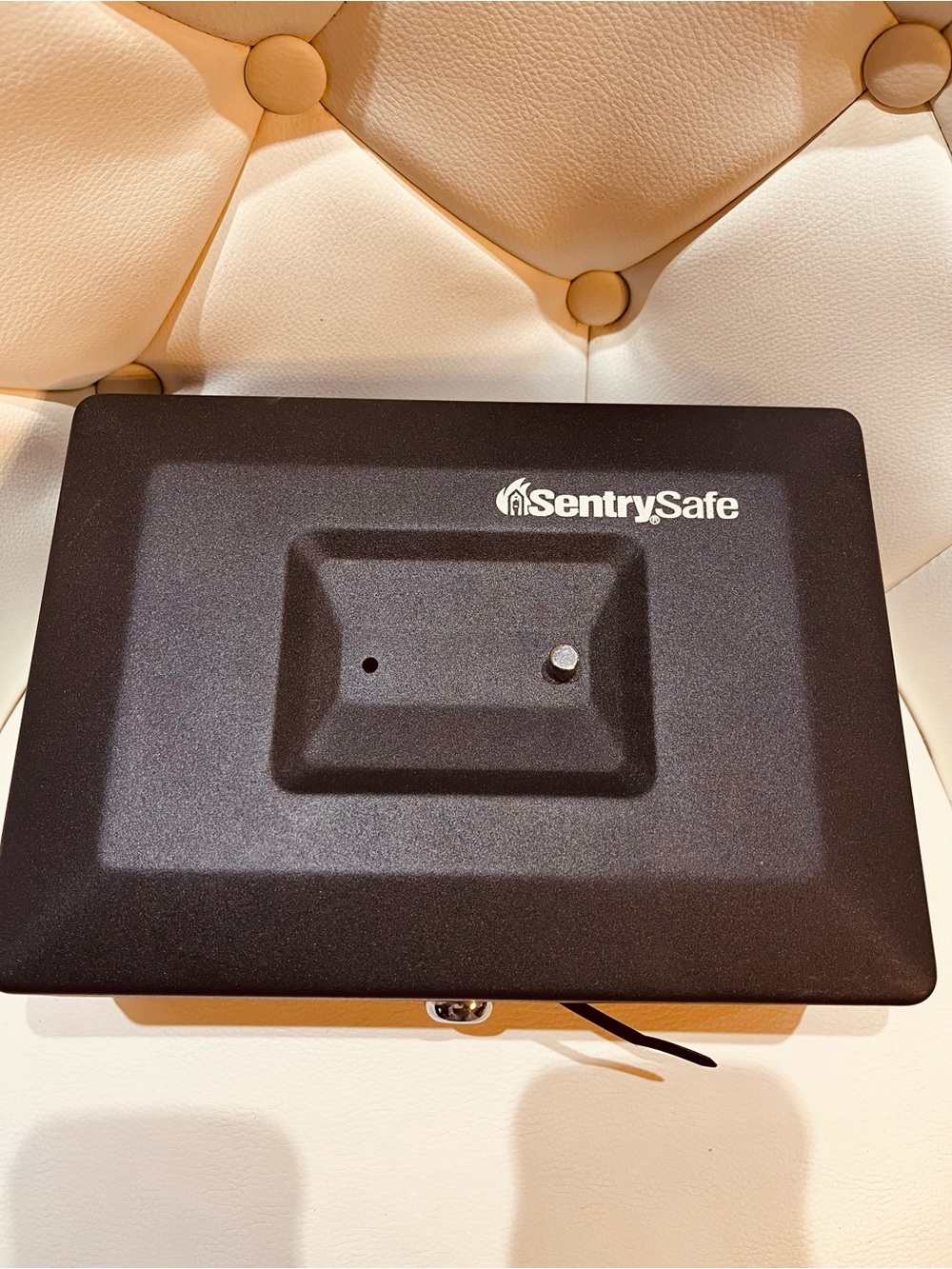 Sentry Safe Cash Box - Picture 2 of 9